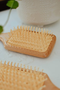 Bamboo straight tip pin hairbrush